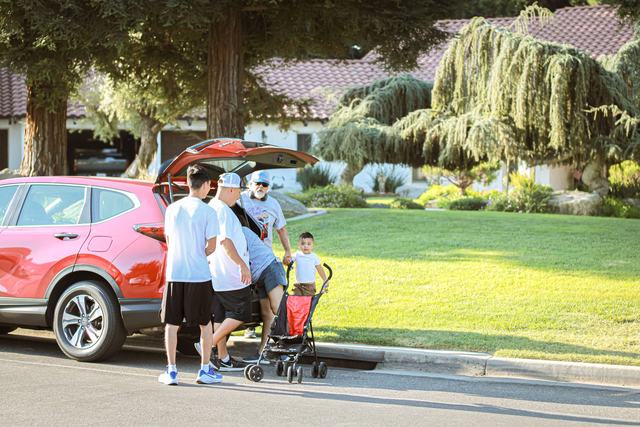Walkers at the 2025 Walk for Jenn