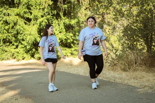 Walkers at the 2025 Walk for Jenn